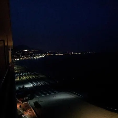 Seafront With Open-air Heated Pool Fuengirola