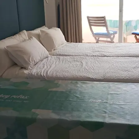 Seafront With Pool Apartament