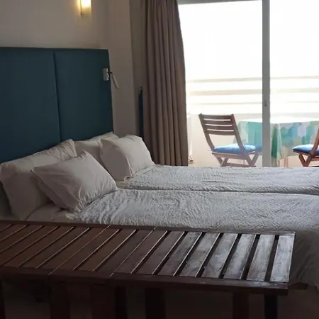 Seafront With Pool Apartament